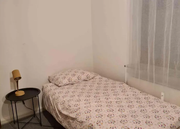 Den Gamle Skole Apartment *